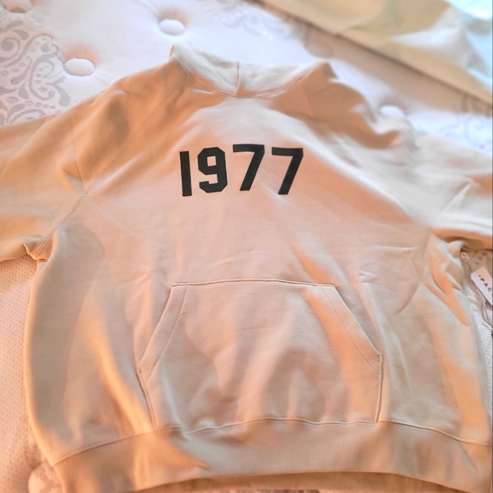 Pacsun  Essentials unsex sweater